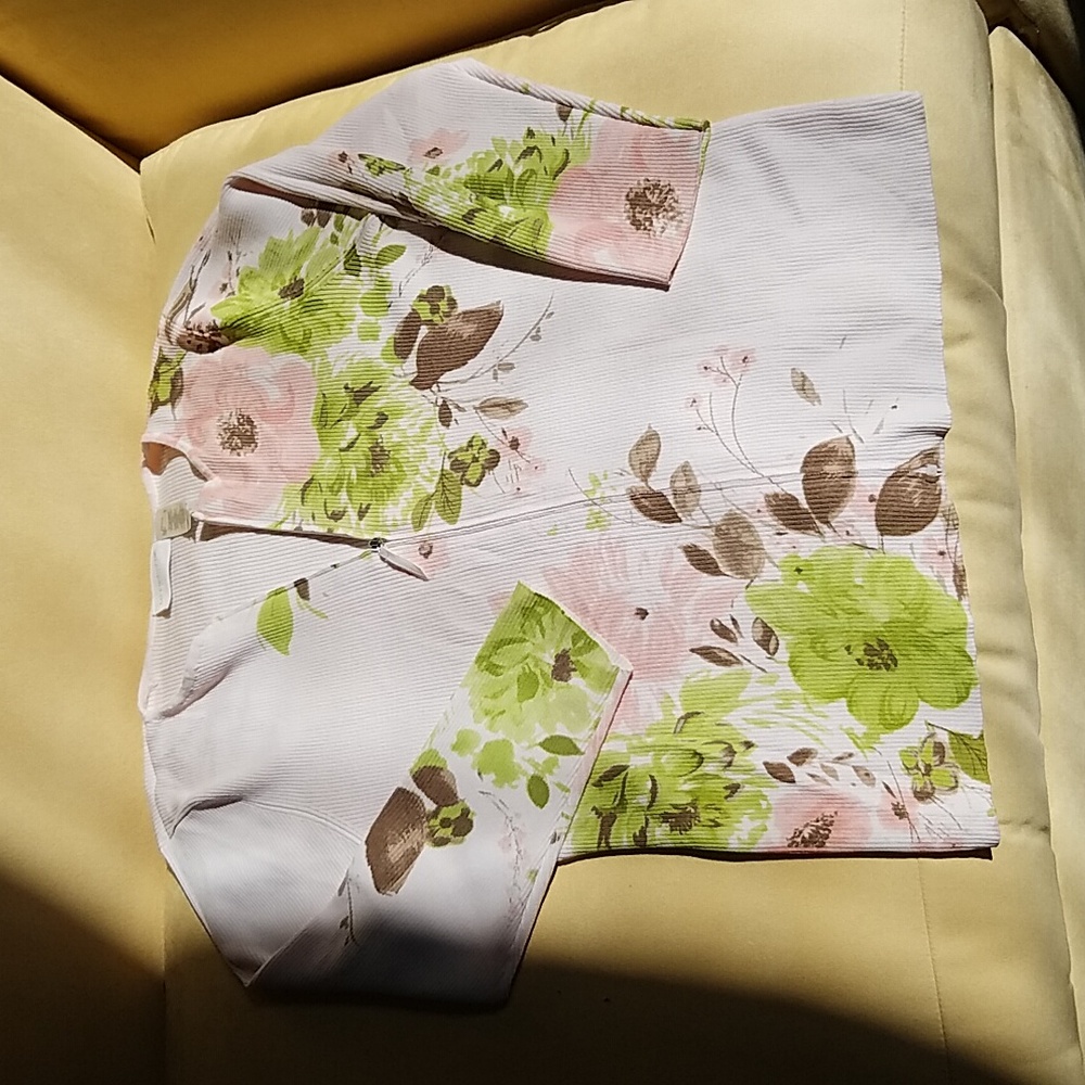 Liz clairborne pale pink, green and peach zip up cardigan, size large petite.